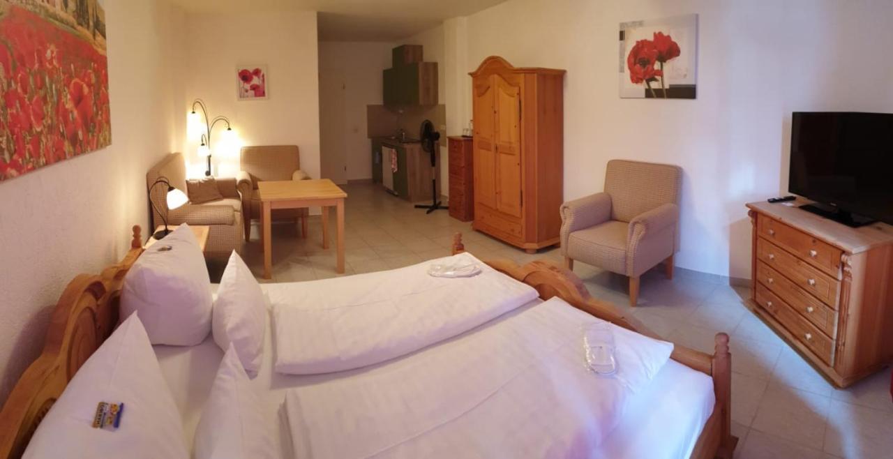 Hotel Zur Alten Stadtkellerei Лайпциг Екстериор снимка A typical room at the hotel