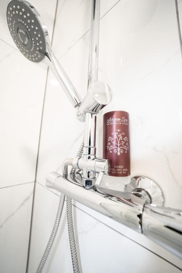 Hotel Zur Alten Stadtkellerei Лайпциг Екстериор снимка A shower gel