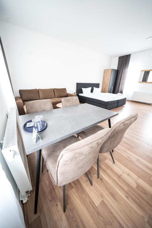 Hotel Zur Alten Stadtkellerei Лайпциг Екстериор снимка A typical serviced apartment in Berlin, Germany