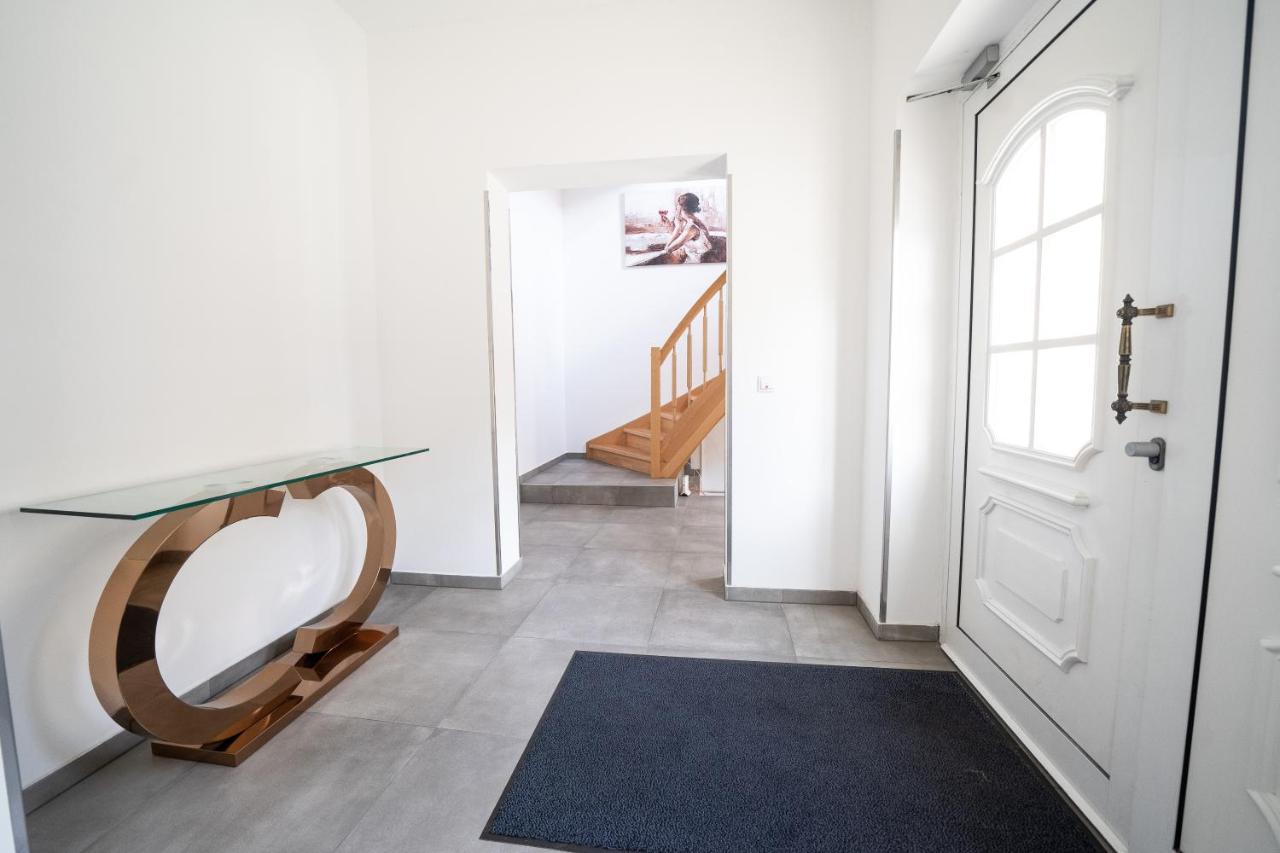 Hotel Zur Alten Stadtkellerei Лайпциг Екстериор снимка Entrance hall
