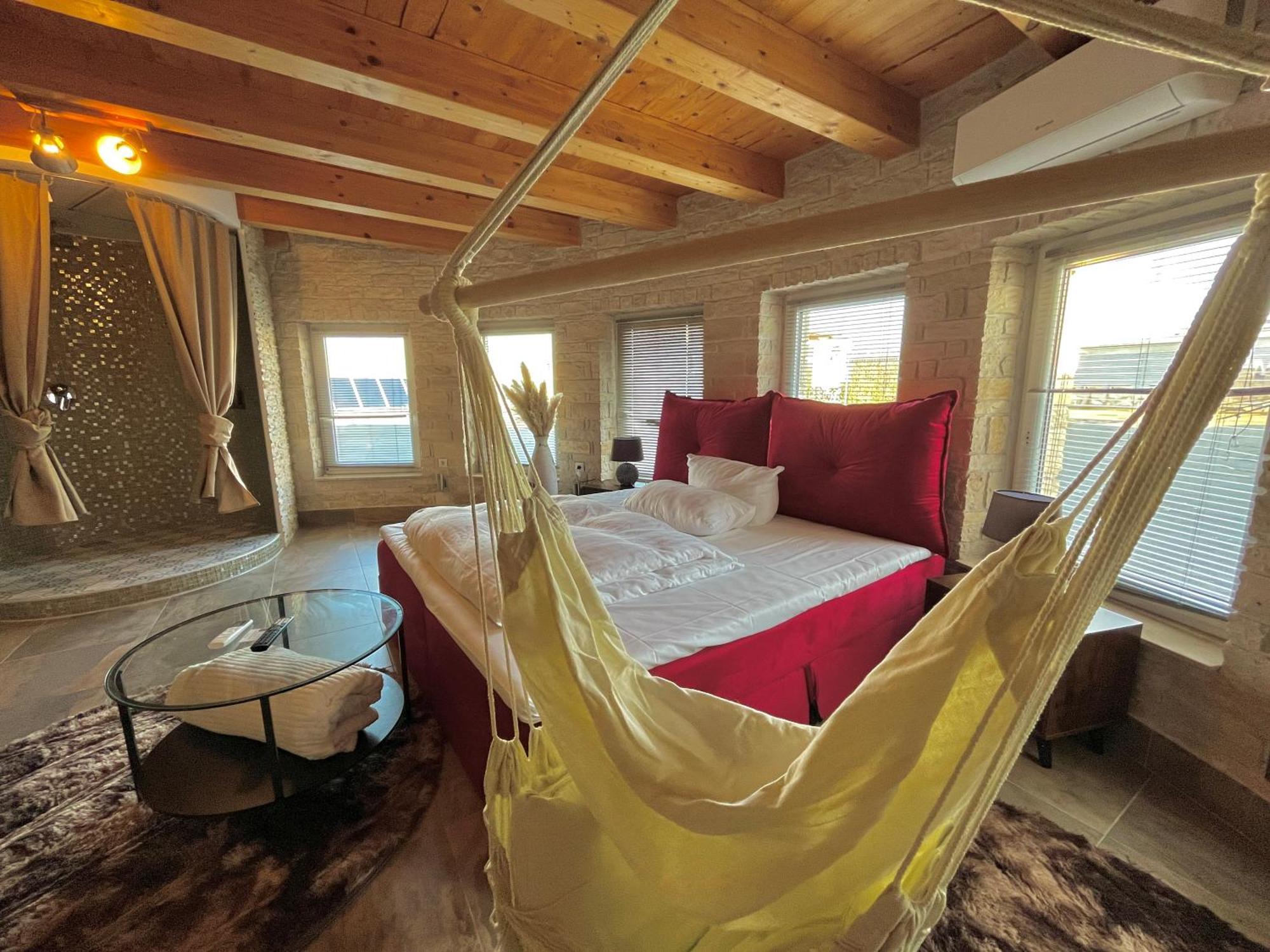 Hotel Zur Alten Stadtkellerei Лайпциг Екстериор снимка A room at the hotel