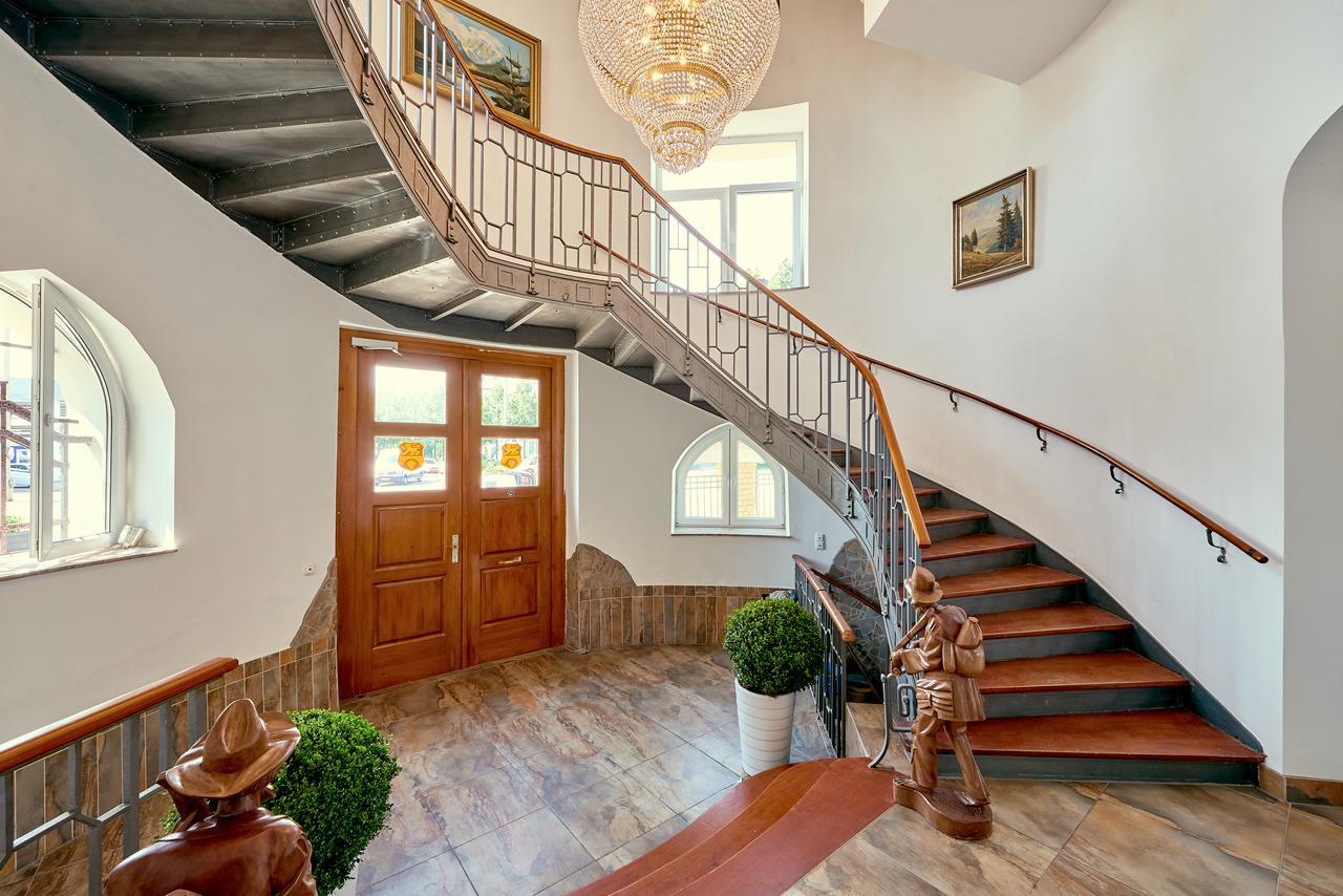 Hotel Zur Alten Stadtkellerei Лайпциг Екстериор снимка Entrance hall
